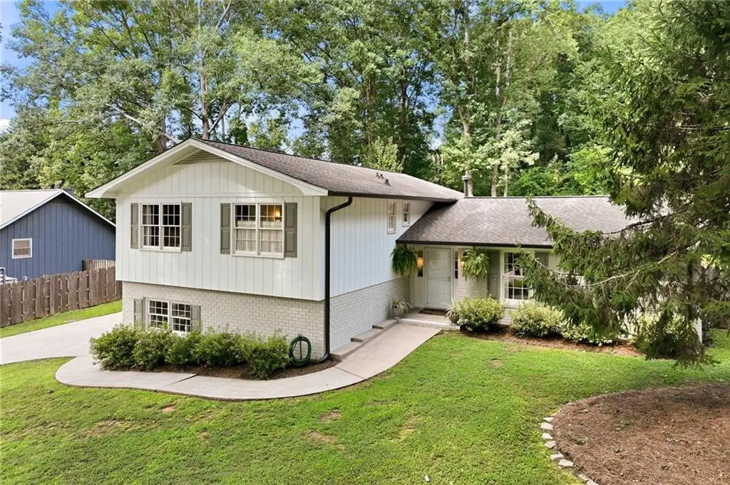 670 Robinhood Trail, Gainesville, GA 30501 - #1