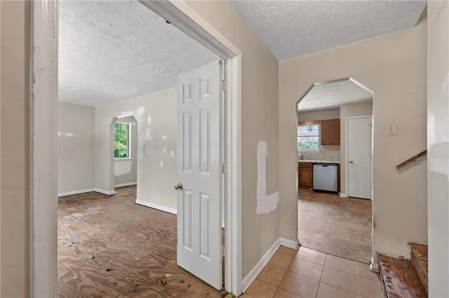 6077 Cherokee Valley Lane, Lithonia, GA 30058 - #3