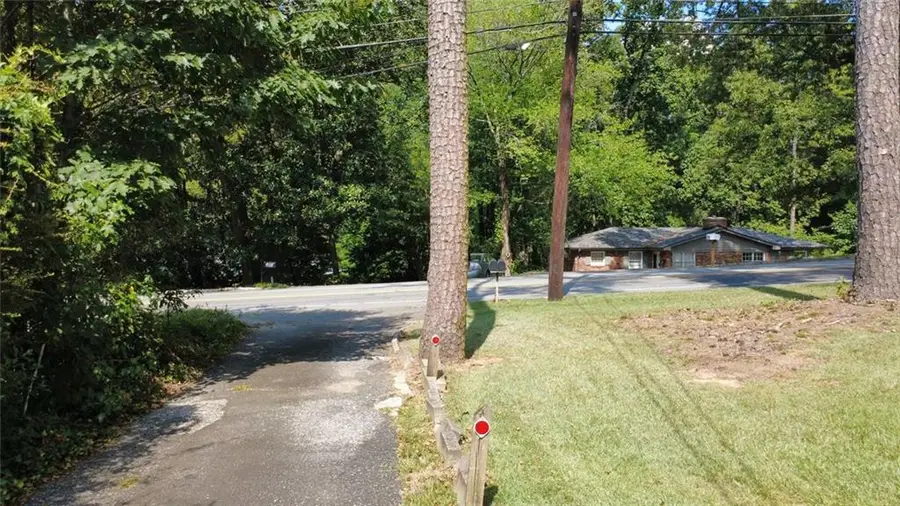 1276 Woods Circle Ne, Brookhaven, GA 30324 - #3