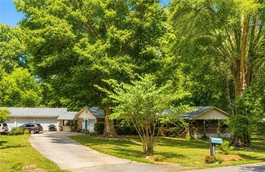 3931 Green Drive, Gainesville, GA 30506 - #3
