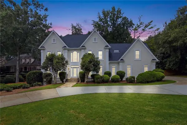 2211 Brooke Farm Trail, Dunwoody, GA 30338