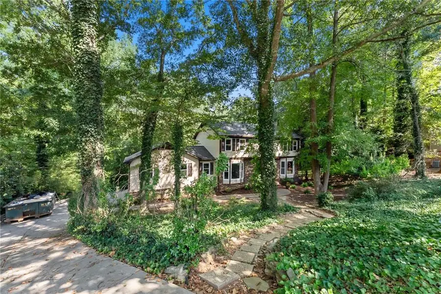 3824 Shawnee Run Sw, Lilburn, GA 30047 - #3