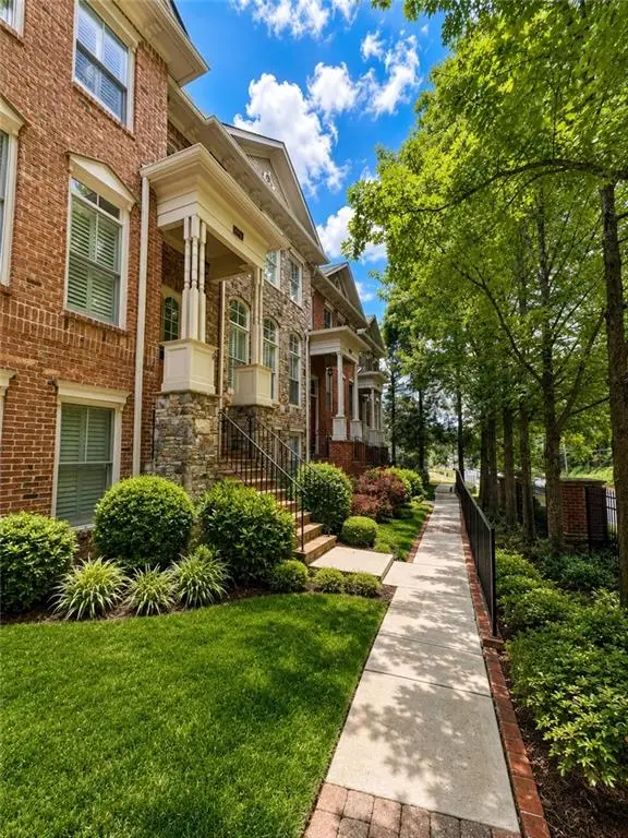 1085 Charles Towne Square, Sandy Springs, GA 30328