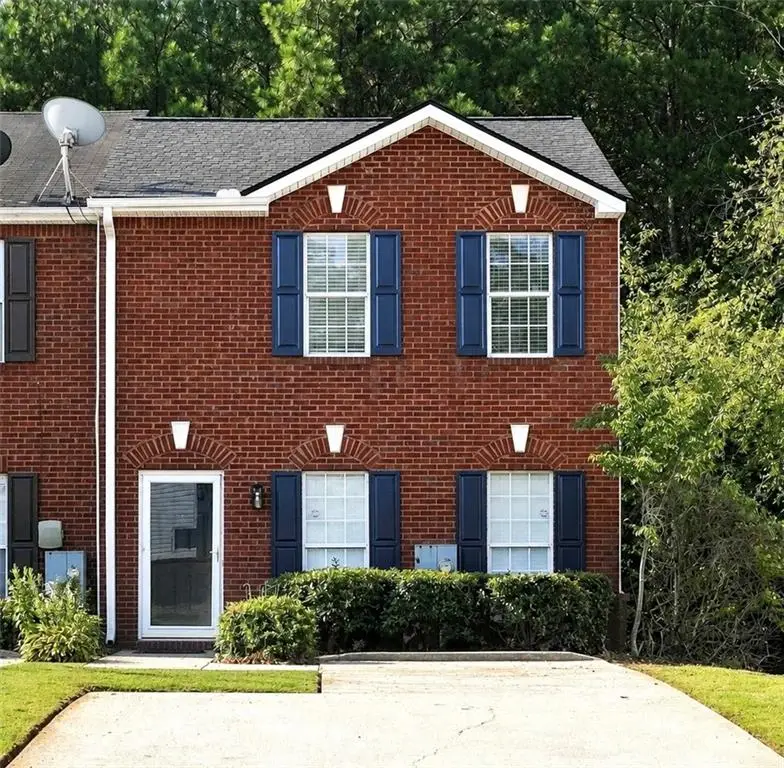 5735 Strathmoor Manor Circle, Lithonia, GA 30058 - #1