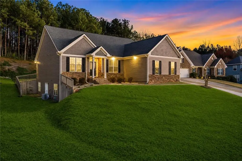 6365 Aarons Way, Flowery Branch, GA 30542 - #1
