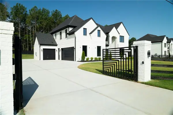 5797 Orouke Rd, Sugar Hill, GA 30518