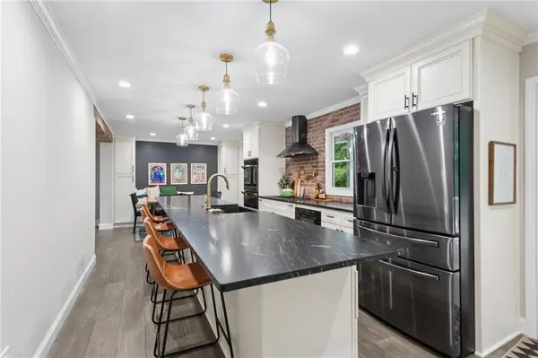 3825 Creekview Drive Ne, Marietta, GA 30068