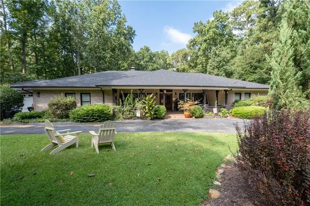8180 Innsbruck Drive, Sandy Springs, GA 30350 - #1