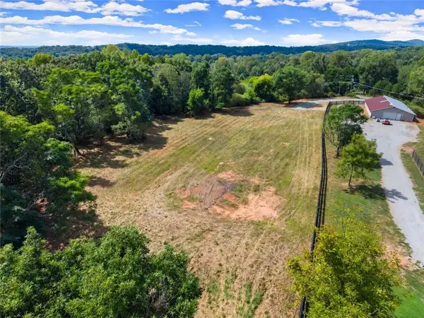 7245 Wits End, Gainesville, GA 30506