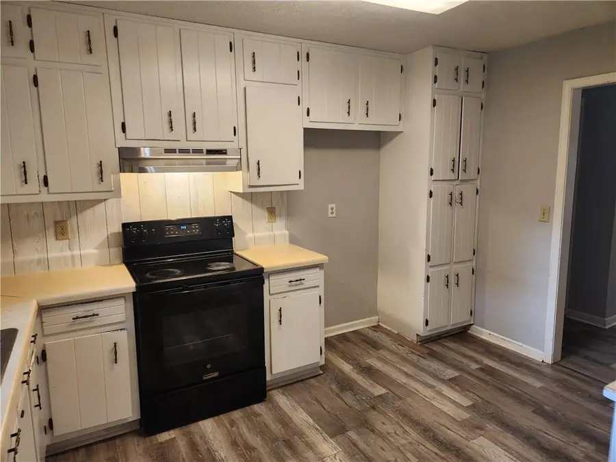 5472 Four Winds Drive Sw, Lilburn, GA 30047 - #3