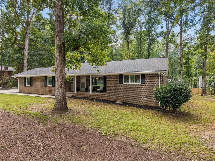 3696 Rainbow Circle Sw, Snellville, GA 30039 - #2