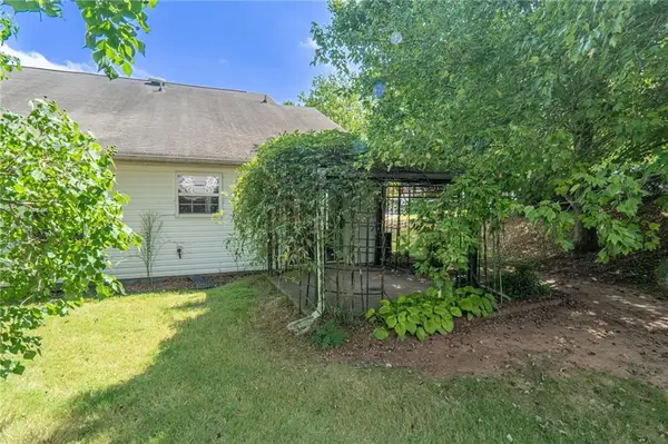 209 Cottonwood Creek Circle, Canton, GA 30114