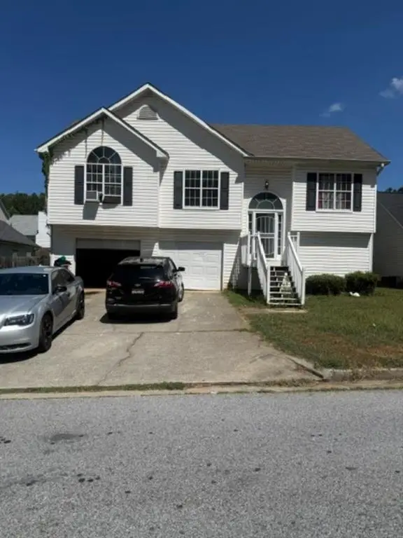 1582 Isleworth Circle, Atlanta, GA 30349