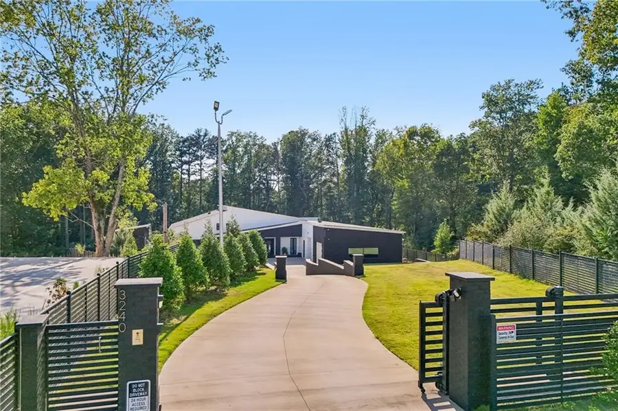 3240 Smithtown Rd, Suwanee, GA 30024 - #2