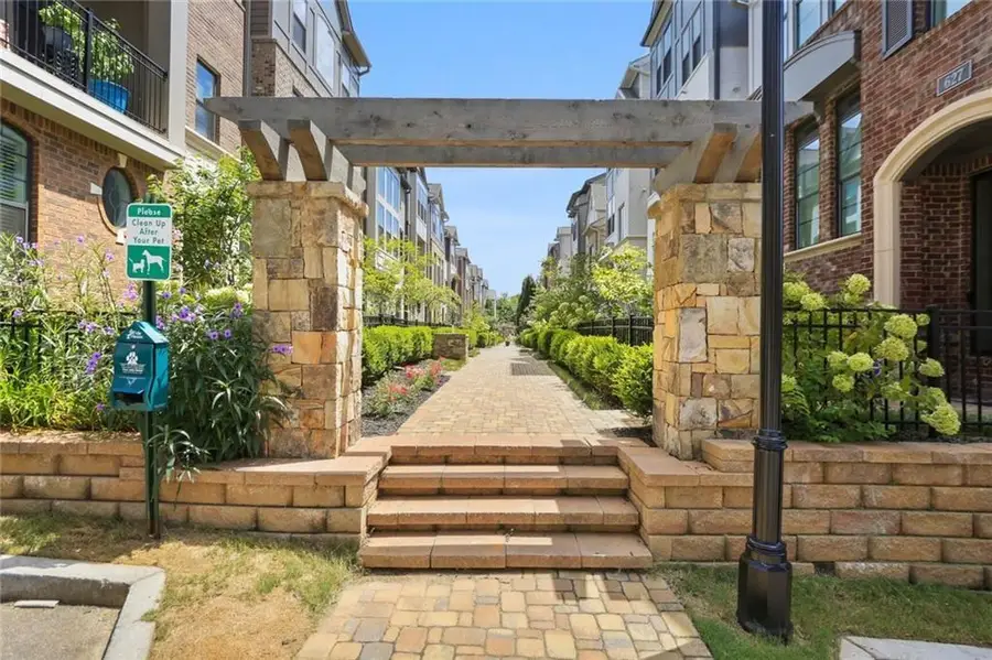 582 Broadview Place Ne, Atlanta, GA 30324 - #3