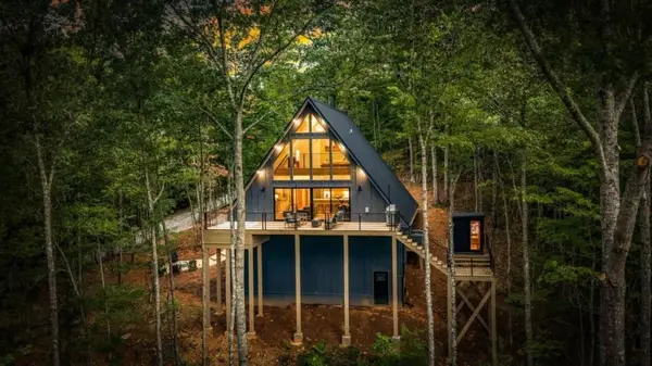 687 Left Turn, Blue Ridge, GA 30513