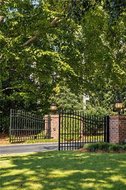 134 Blackland Road Nw, Atlanta, GA 30342 - #2