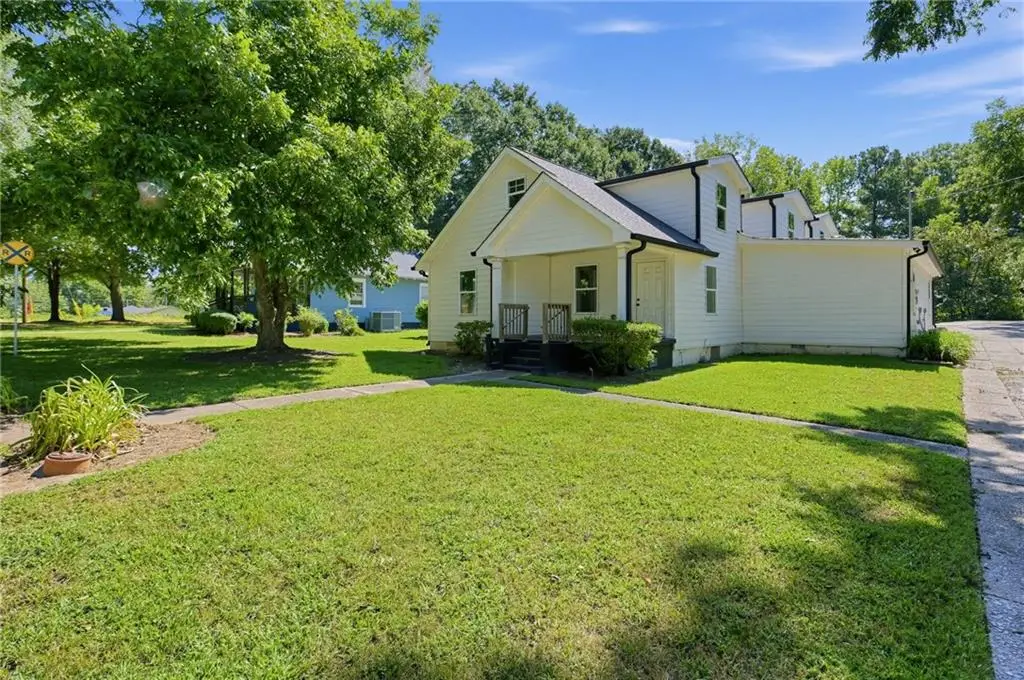134 E 5th Street, Monroe, GA 30655 - #1