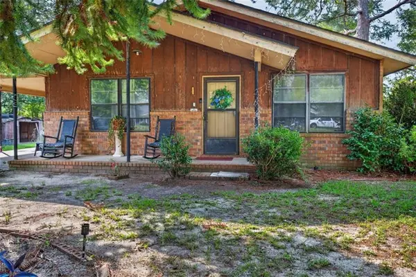 302 Lakeview Drive, Glennville, GA 30427