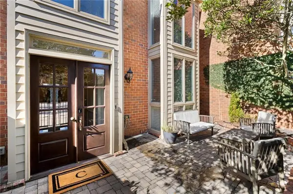 63 Willow Glen, Atlanta, GA 30342
