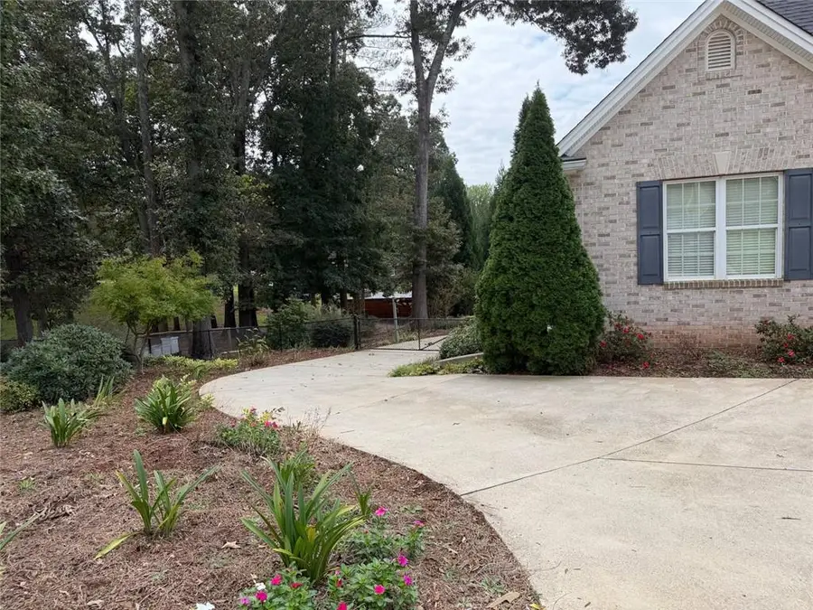 3815 Hilldale Road, Oakwood, GA 30566 - #2