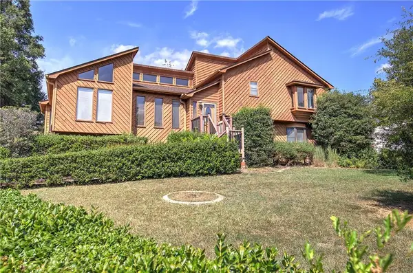 18 Gentry Drive Sw, Cartersville, GA 30120