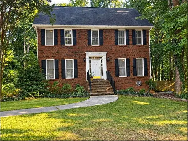 2711 Lochraven Court, Snellville, GA 30039