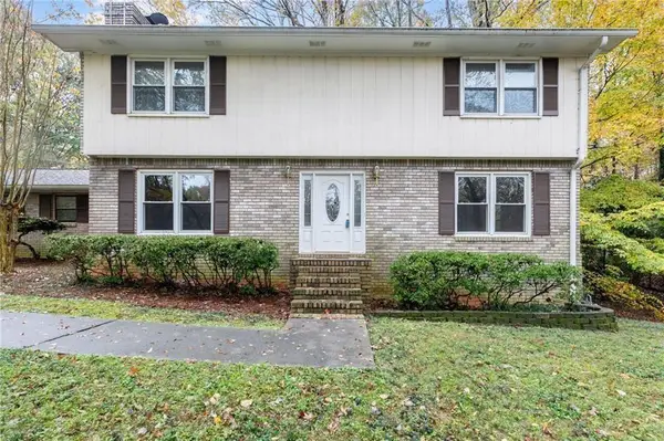 620 Oakstone Way, Roswell, GA 30075