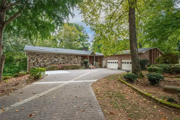 135 Windsor Drive, Calhoun, GA 30701