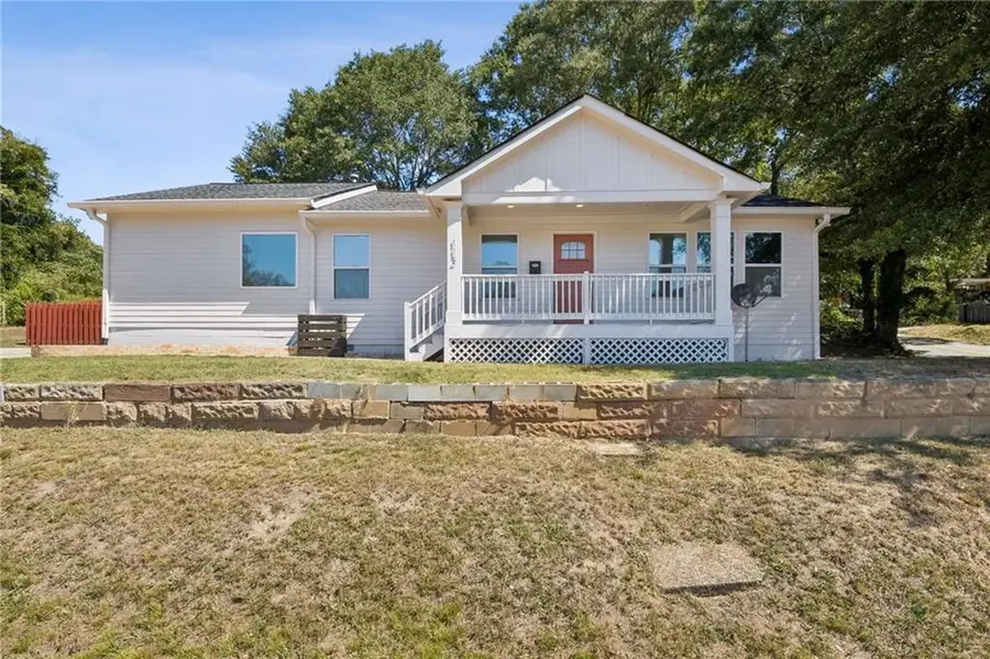 112 E Stephens Street, Winder, GA 30680 - #2