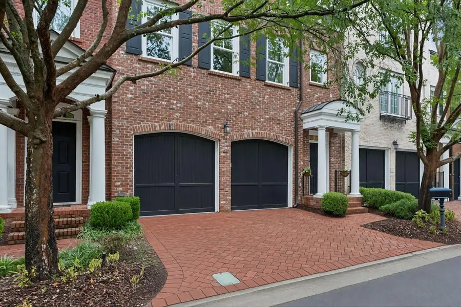 3313 Buckhead Forest Mews Ne, Atlanta, GA 30305 - #3