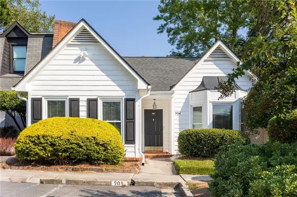904 Lenox Hill Court Ne, Atlanta, GA 30324