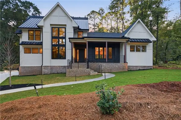 450 Dix Lee On Drive, Fayetteville, GA 30214