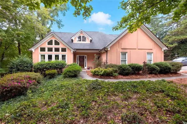 305 Deer Cliff Cove, Lawrenceville, GA 30043