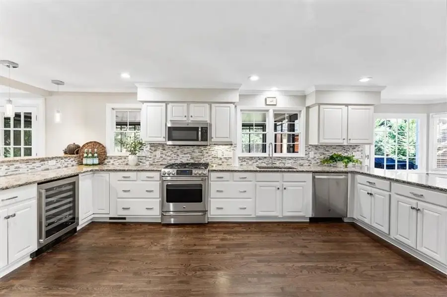 129 N Lakeside Drive Nw, Kennesaw, GA 30144 - #3
