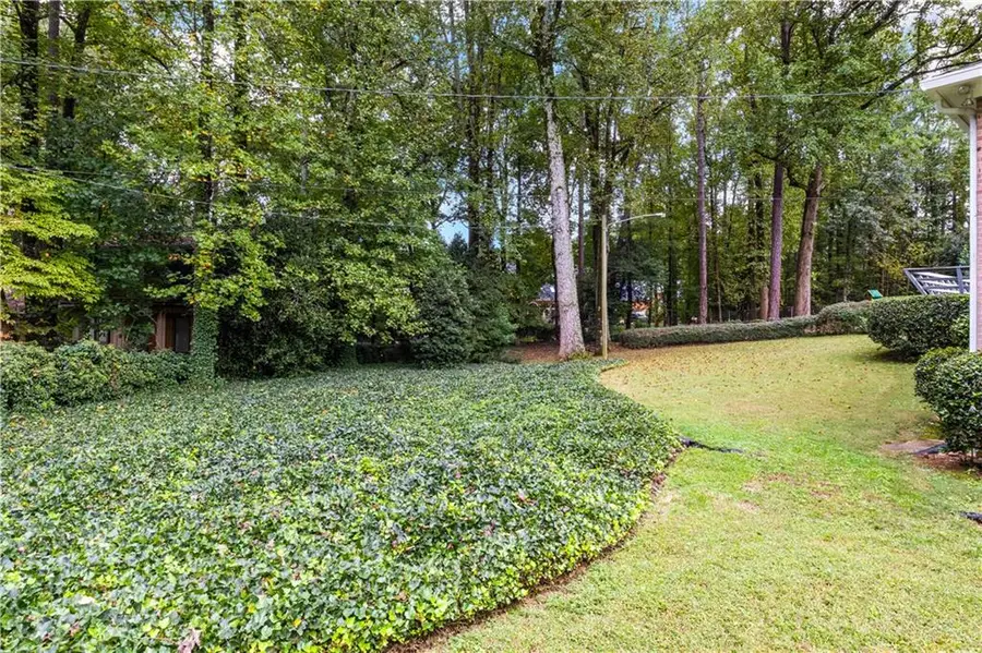 5291 Saffron Drive, Dunwoody, GA 30338 - #3