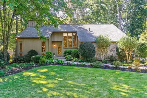 1075 Riverside Trace, Sandy Springs, GA 30328