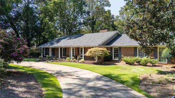 5580 Lake Island Drive, Sandy Springs, GA 30327