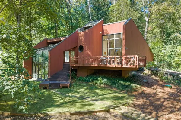 253 Lakeshore Drive, Berkeley Lake, GA 30096