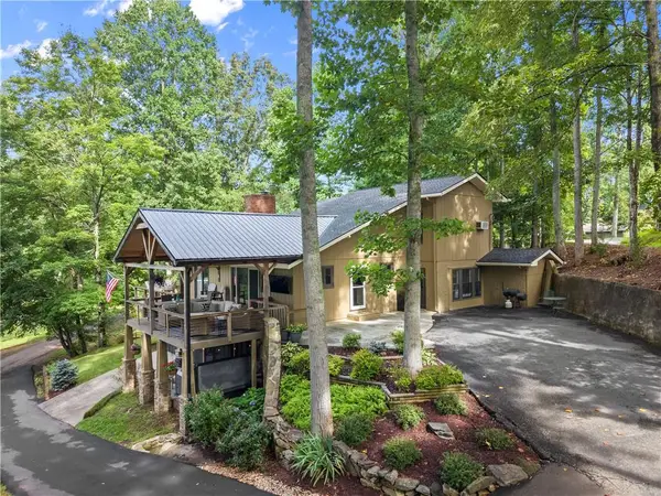 3755 Woods Creek Drive, Young Harris, GA 30582