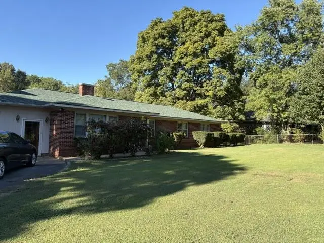 300 E Belmont Dr, Calhoun, GA 30701 - #1