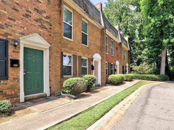 135 N River Drive #F, Sandy Springs, GA 30350
