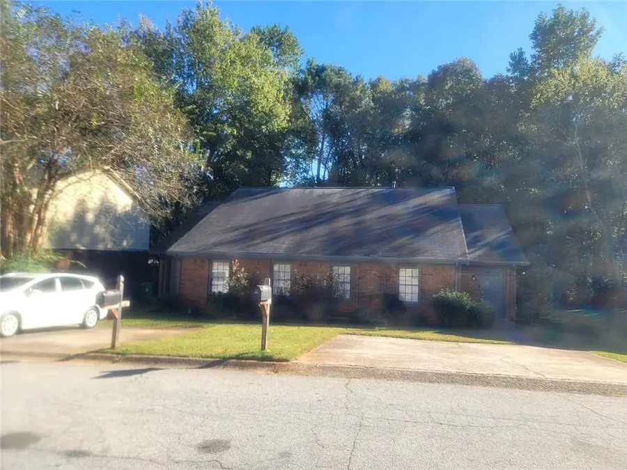 5272 Ridge Forest Drive, Stone Mountain, GA 30083 - #2