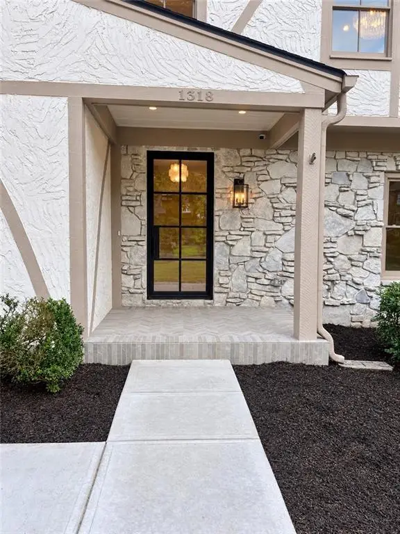 1318 Mile Post Drive, Dunwoody, GA 30338 - #2