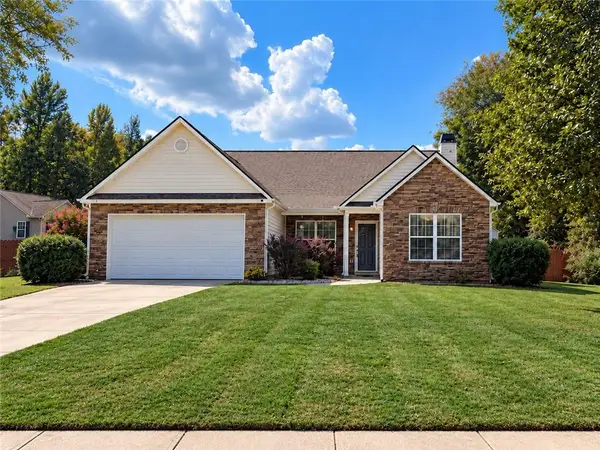 10 Lake Valley Drive, Loganville, GA 30052