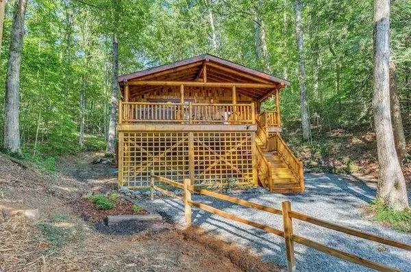 93 Valley Lane, Mineral Bluff, GA 30559