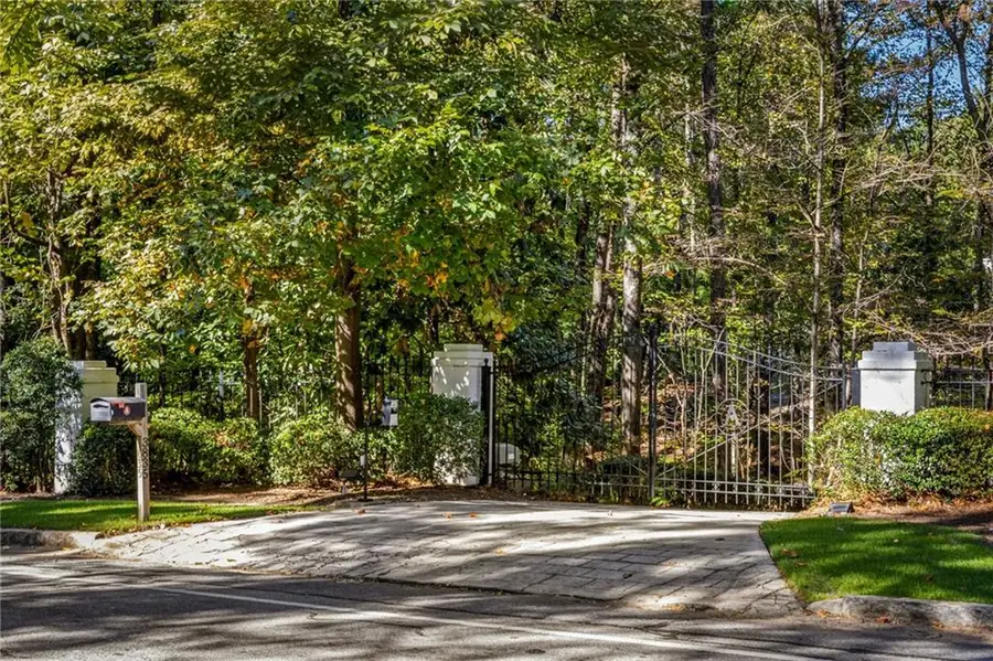 3835 Paces Ferry Road Nw, Atlanta, GA 30327 - #3