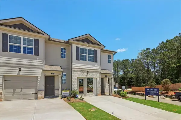 516 Woodcreek Circle Sw #10, Atlanta, GA 30331