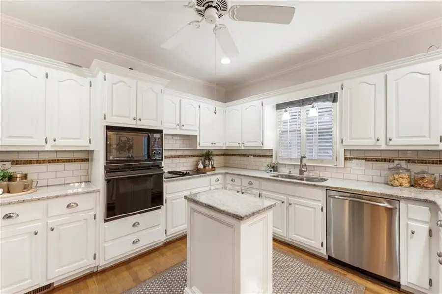 160 Landseer Way, Sandy Springs, GA 30350 - #3
