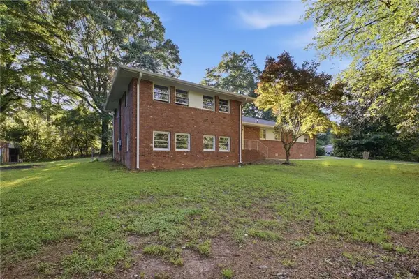 180 E Greenwood Drive, Carrollton, GA 30117